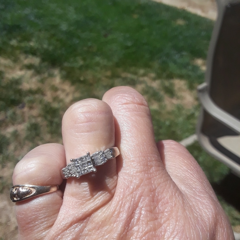 🔥🔥🔥Beautiful diamond ring!! Engagement - Picture 2 of 8